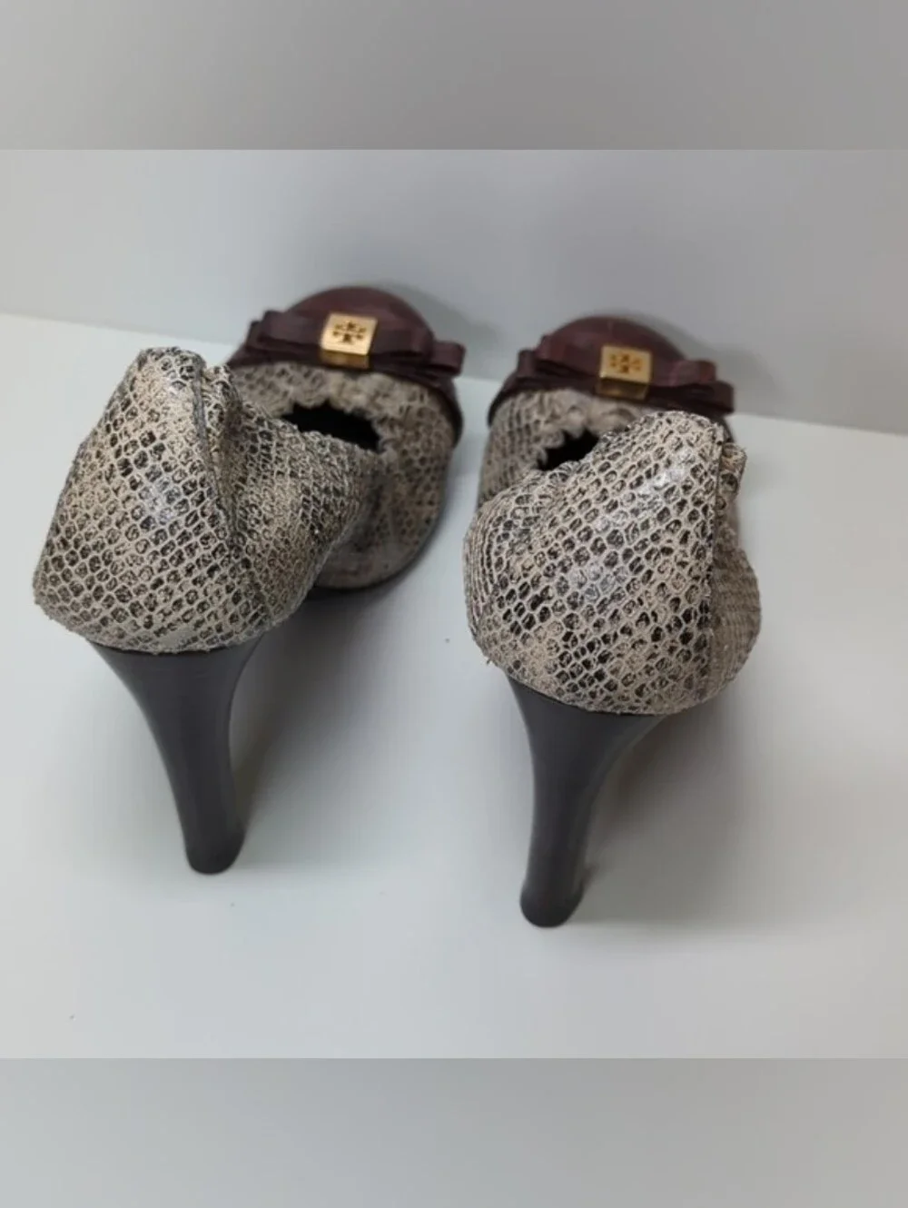 Tory Burch Scalloped Bow Accent Heels